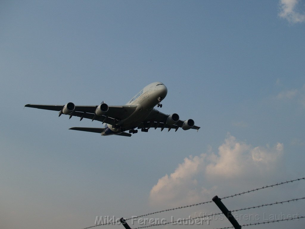 Warten auf den Airbus 380 Koeln Bonn P289.JPG